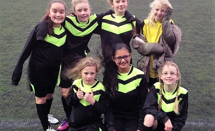 Image of Girls' Football Competition #lindenlegends